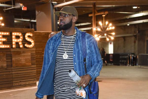 WE不敌JDG后教练直言：这就是顶尖战队和中水平战队的差距