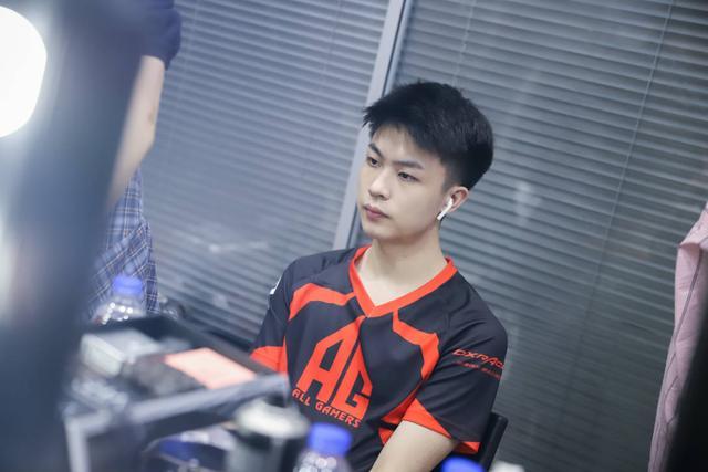 在慢慢步