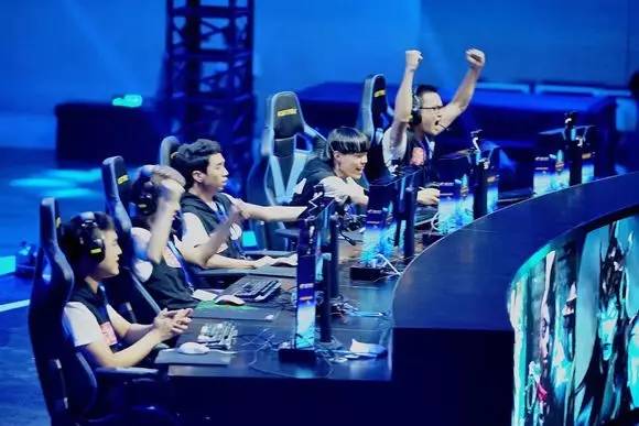 zweih ： 牙痛和低帧率在玩游戏时真的很不舒服